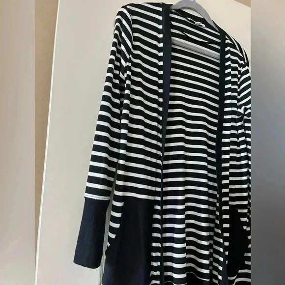 Workshop Black & White Striped Cardigan Women’s size Small - Picture 3 of 13
